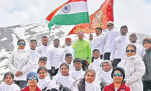 हिमालय पर चढ़ने वाले हाथियों के बच्चे: माउंट कुवारी दर्रे पर चढ़कर ऐतिहासिक उपलब्धि हिमालय पर चढ़ने वाले हाथियों के बच्चे: माउंट कुवारी दर्रे पर चढ़कर ऐतिहासिक उपलब्धि