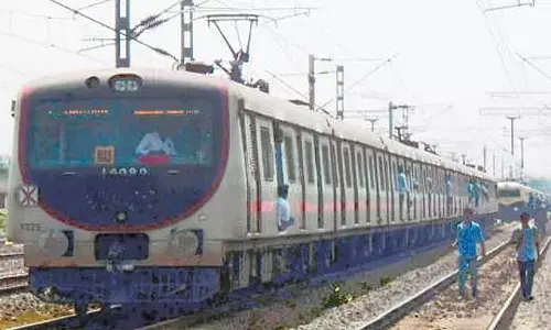 Tamil Nadu : गुम्मिडिपोंडी इलेक्ट्रिक ट्रेनें अचानक रद्द यात्रियों को परेशानी