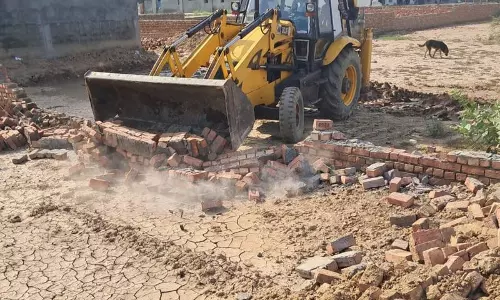 Haryana : कुरुक्षेत्र में 3 अवैध कॉलोनियों में तोड़फोड़ अभियान
