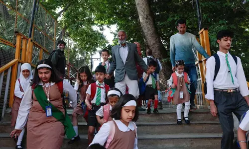 भारत-पाकिस्तान तनाव: पंजाब के 5 सीमावर्ती जिलों में स्कूल-कॉलेज बंद भारत-पाकिस्तान तनाव: पंजाब के 5 सीमावर्ती जिलों में स्कूल-कॉलेज बंद