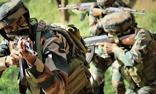 दक्षिण कश्मीर के शोपियां में लश्कर के तीन आतंकवादी मारे गए, तलाशी अभियान अभी भी जारी