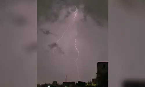 IMD ने कोलकाता में गरज के साथ बारिश की संभावना