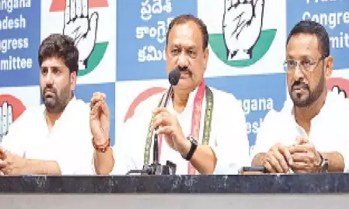 कांग्रेस ने रेवंत के खिलाफ गलत बयानबाजी करने पर एटाला पर किया पलटवार कांग्रेस ने रेवंत के खिलाफ गलत बयानबाजी करने पर एटाला पर किया पलटवार