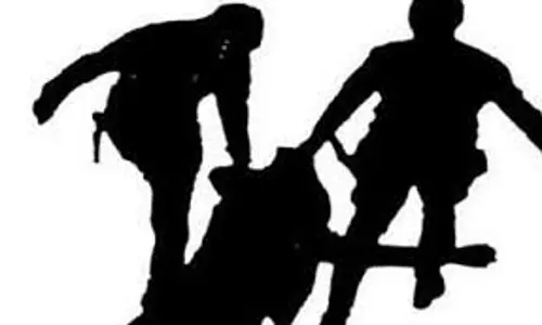 Muradnagar: लेन-देन के विवाद में युवक की पिटाई, मामला बढ़ा Muradnagar: लेन-देन के विवाद में युवक की पिटाई, मामला बढ़ा