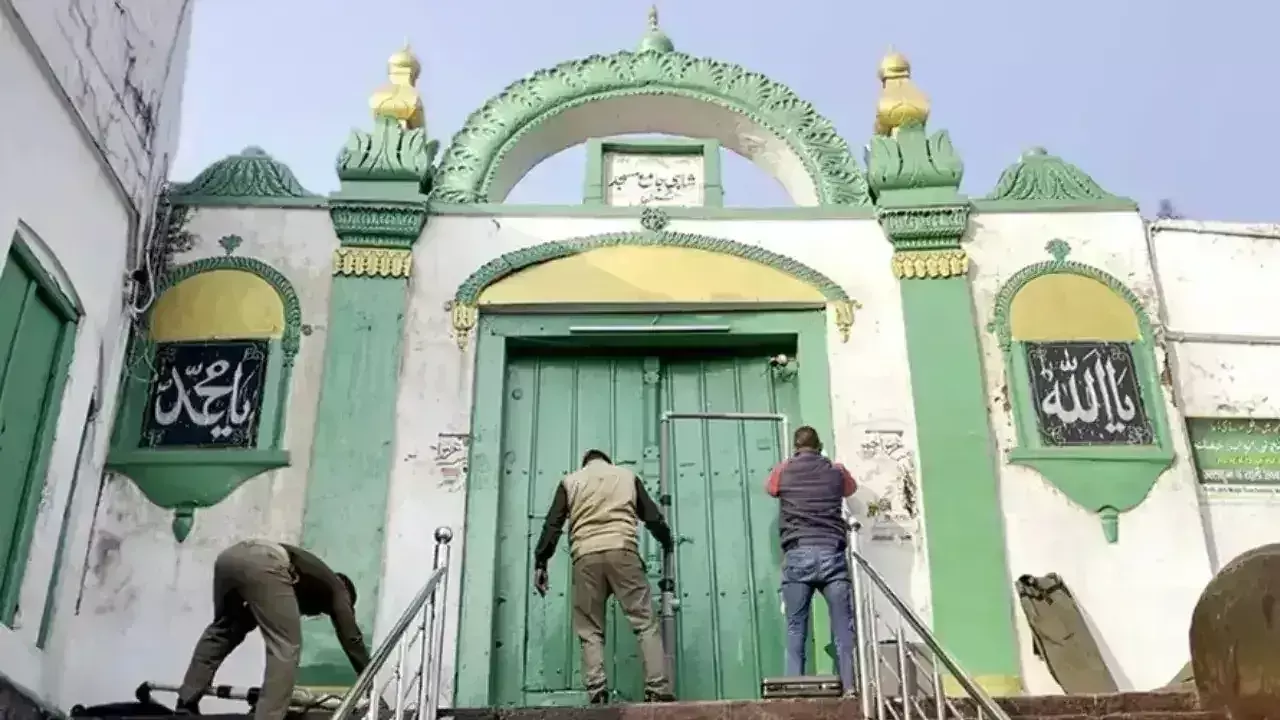 Prayagraj: संभल शाही जामा मस्जिद पर हाईकोर्ट ने दिया फैसला सुरक्षित रखने का आदेश Prayagraj: संभल शाही जामा मस्जिद पर हाईकोर्ट ने दिया फैसला सुरक्षित रखने का आदेश