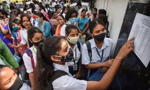 मध्य प्रदेश में 82.46% पास दर दर्ज; लड़कियों ने लड़कों से 5.97% बेहतर प्रदर्शन किया