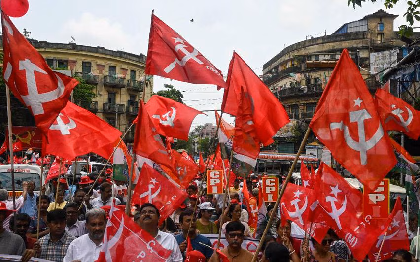 Kerala : सीपीएम सोशल मीडिया प्रभावशाली लोगों का उपयोग करेगी Kerala : सीपीएम सोशल मीडिया प्रभावशाली लोगों का उपयोग करेगी