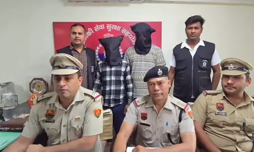 Gurugram Murder: पूर्व पार्षद के पोते की गोलियों से भूनकर हत्या, SHO समेत 4 पुलिसकर्मी सस्पेंड; परिजनों ने लगाया जाम Gurugram Murder: पूर्व पार्षद के पोते की गोलियों से भूनकर हत्या, SHO समेत 4 पुलिसकर्मी सस्पेंड; परिजनों ने लगाया जाम