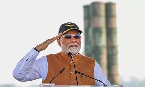 पाकिस्तान को तीनों सेनाओं से सबक सीखना चाहिए: Modi पाकिस्तान को तीनों सेनाओं से सबक सीखना चाहिए: Modi