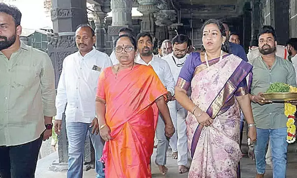 गृह मंत्री ने आतंकवाद के खिलाफ युद्ध का समर्थन किया, सशस्त्र बलों को वेतन दान किया