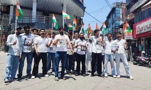 NSUI ने सेना के समर्थन में रैली निकाली