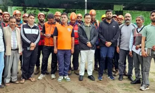 DC बारामुल्ला ने उरी का व्यापक दौरा किया, राहत उपायों की समीक्षा की DC बारामुल्ला ने उरी का व्यापक दौरा किया, राहत उपायों की समीक्षा की