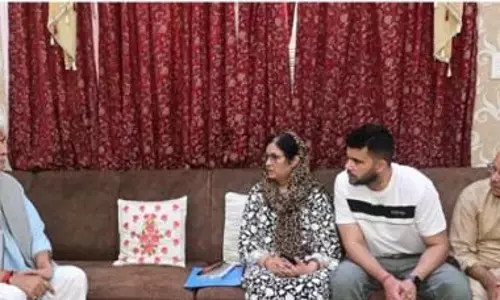LG ने पूर्व एमएलसी रमेश अरोड़ा के परिवार से मुलाकात की