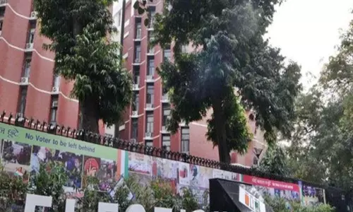 ECI ने विभिन्न राज्यों में समान मतदाता पहचान पत्र संख्या के मुद्दे का समाधान किया ECI ने विभिन्न राज्यों में समान मतदाता पहचान पत्र संख्या के मुद्दे का समाधान किया