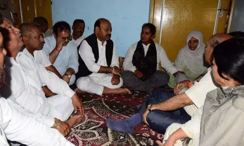 Dy CM ने त्रेवा अर्निया का दौरा किया, राइफलमैन के परिवार के प्रति संवेदना व्यक्त की