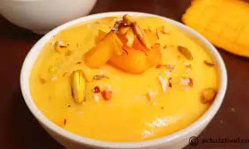 Mango Rabdi बच्चों और बड़ों की पहली पसंद वाली मिठाई
