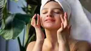 Skin Care: गर्मियों में चेहरे को ऐसे रखें तरोताजा, जानें आसान स्किन केयर टिप्स Skin Care: गर्मियों में चेहरे को ऐसे रखें तरोताजा, जानें आसान स्किन केयर टिप्स