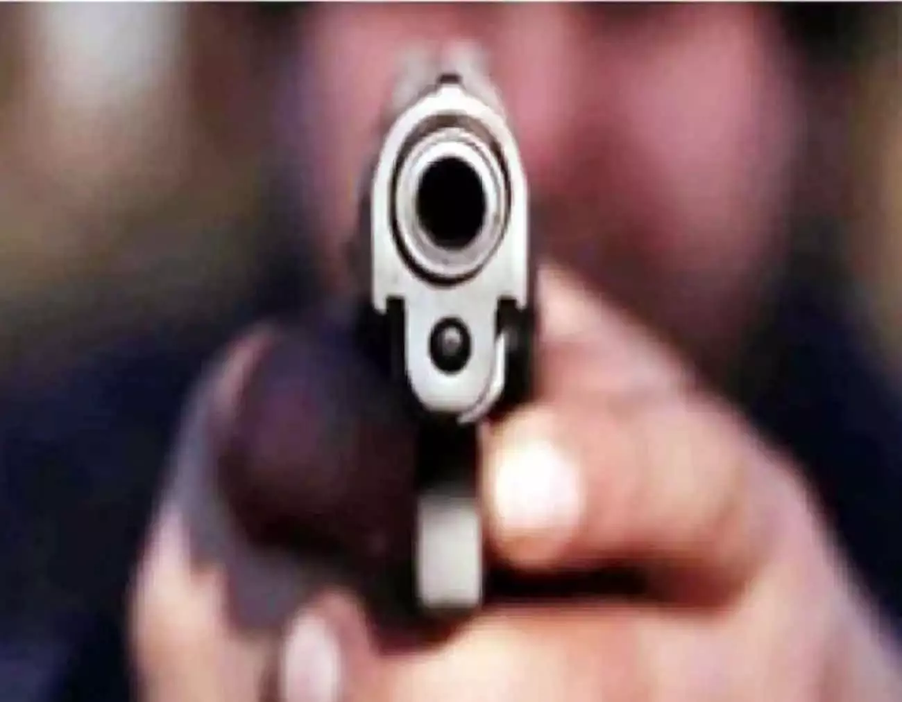 शराब दुकान में हिसाब दे रहे सेल्समैन की हत्या, मारी गई गोली शराब दुकान में हिसाब दे रहे सेल्समैन की हत्या, मारी गई गोली