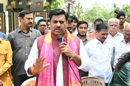 पीएम मोदी का आदमपुर एयरबेस जाना सेना का मनोबल बढ़ाने वाला कदम : रामेश्वर शर्मा पीएम मोदी का आदमपुर एयरबेस जाना सेना का मनोबल बढ़ाने वाला कदम : रामेश्वर शर्मा