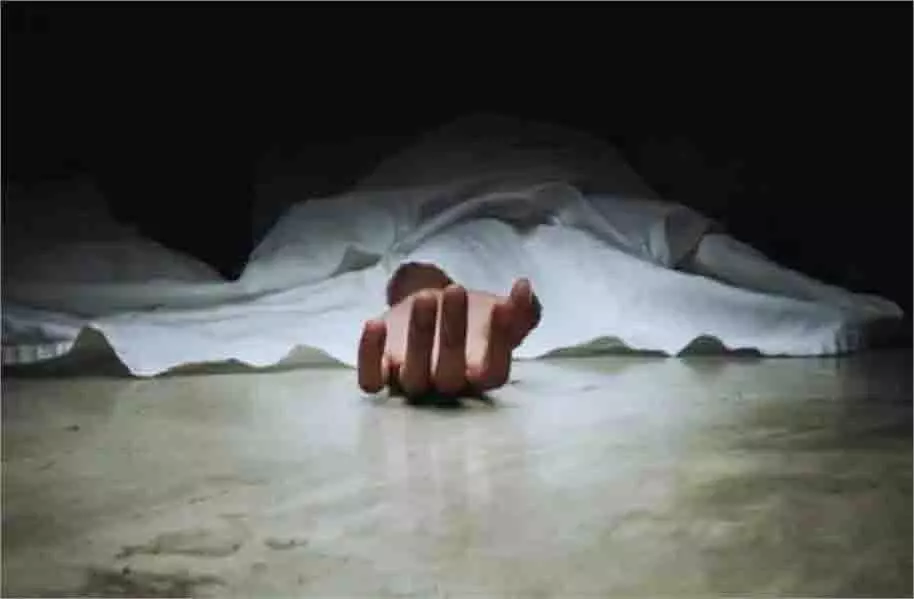 MP News: बोरे में मिली युवक की सिर कटी लाश, जांच जारी MP News: बोरे में मिली युवक की सिर कटी लाश, जांच जारी