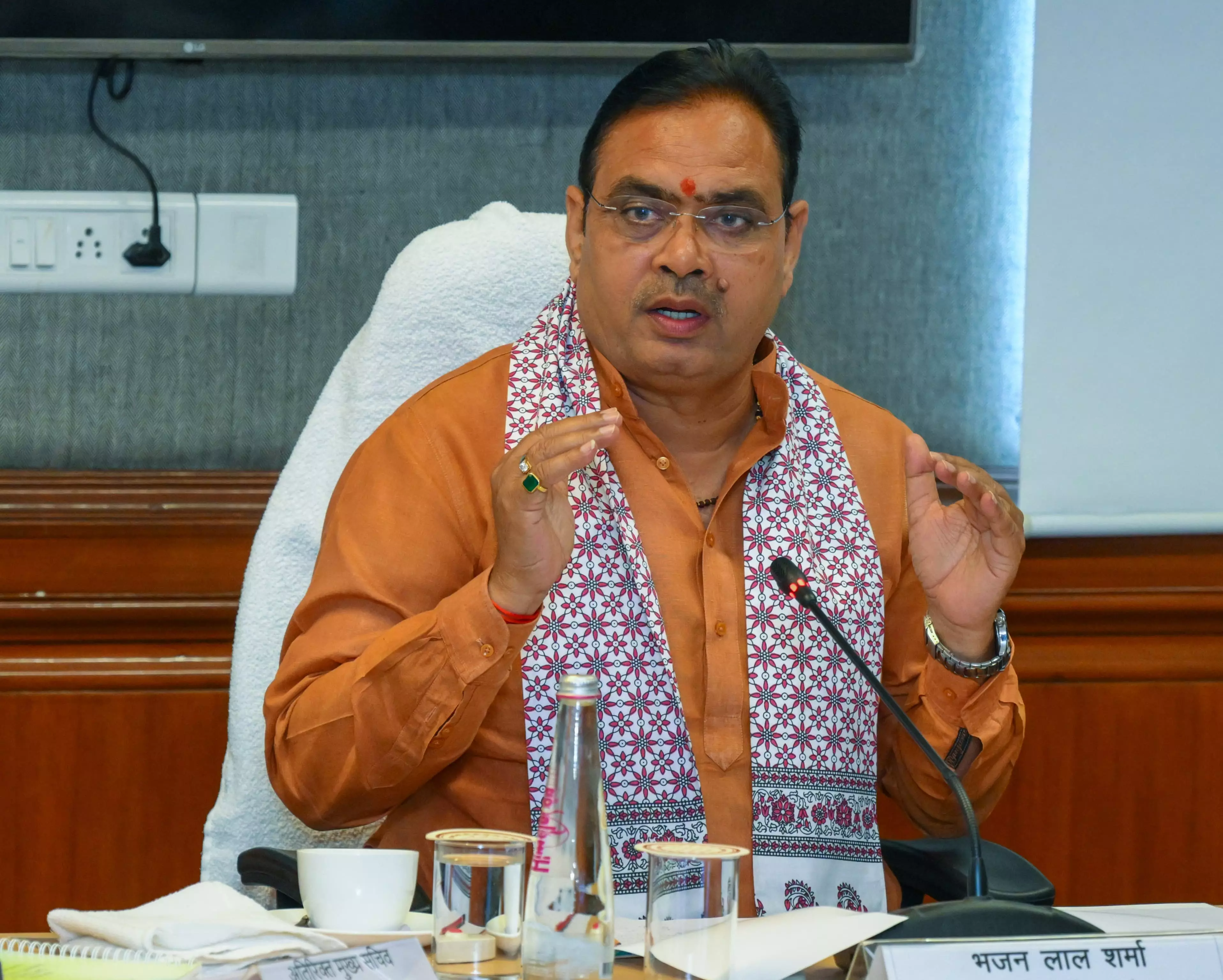 Jaipur: कलक्टर्स बेहतर सामंजस्य के साथ एमओयू की क्रियान्विति करें सुनिश्चित- मुख्यमंत्री Jaipur: कलक्टर्स बेहतर सामंजस्य के साथ एमओयू की क्रियान्विति करें सुनिश्चित- मुख्यमंत्री