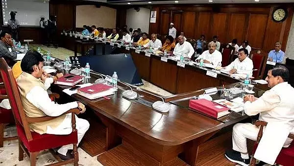 MP : मंत्रिमंडल इंदौर की संस्कृति और व्यंजनों से रूबरू होगा MP : मंत्रिमंडल इंदौर की संस्कृति और व्यंजनों से रूबरू होगा
