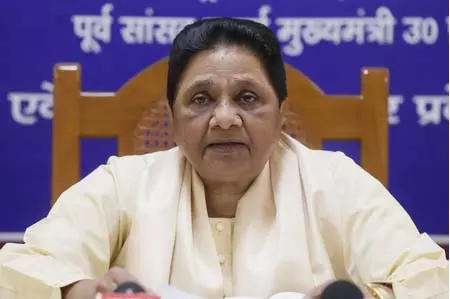 मायावती ने मंत्री विजय शाह के खिलाफ सख्त एक्शन लेने की मांग की, विवादित बयान पर जताई नाराजगी मायावती ने मंत्री विजय शाह के खिलाफ सख्त एक्शन लेने की मांग की, विवादित बयान पर जताई नाराजगी