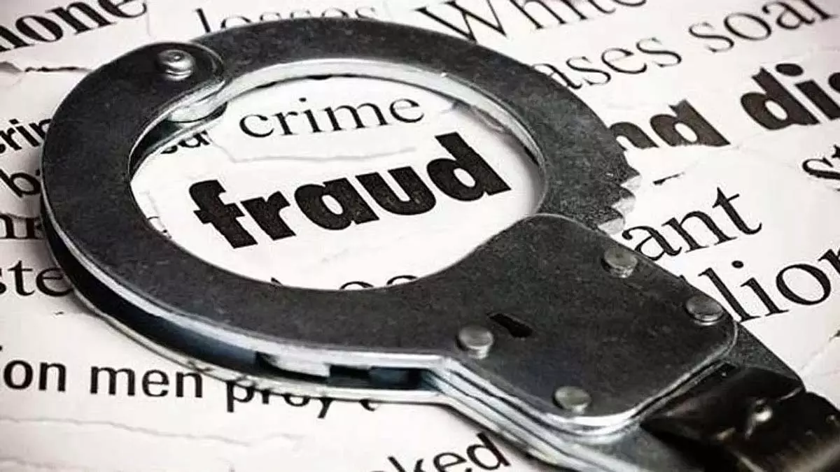 लालबाग में फर्जी CA ने 40 वर्षीय व्यक्ति से 2.4 करोड़ ठगे; आरोपी गिरफ्तार लालबाग में फर्जी CA ने 40 वर्षीय व्यक्ति से 2.4 करोड़ ठगे; आरोपी गिरफ्तार