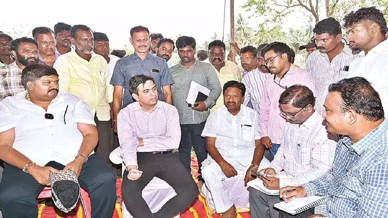 Collector ने तालाबों से गाद निकालने का आदेश दिया Collector ने तालाबों से गाद निकालने का आदेश दिया