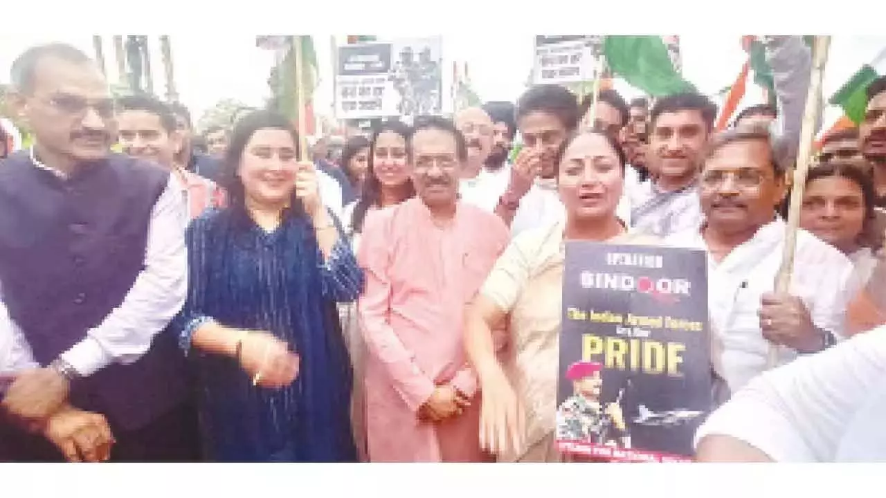 मुख्यमंत्री और मंत्रियों ने Tiranga Yatra में हिस्सा लिया मुख्यमंत्री और मंत्रियों ने Tiranga Yatra में हिस्सा लिया