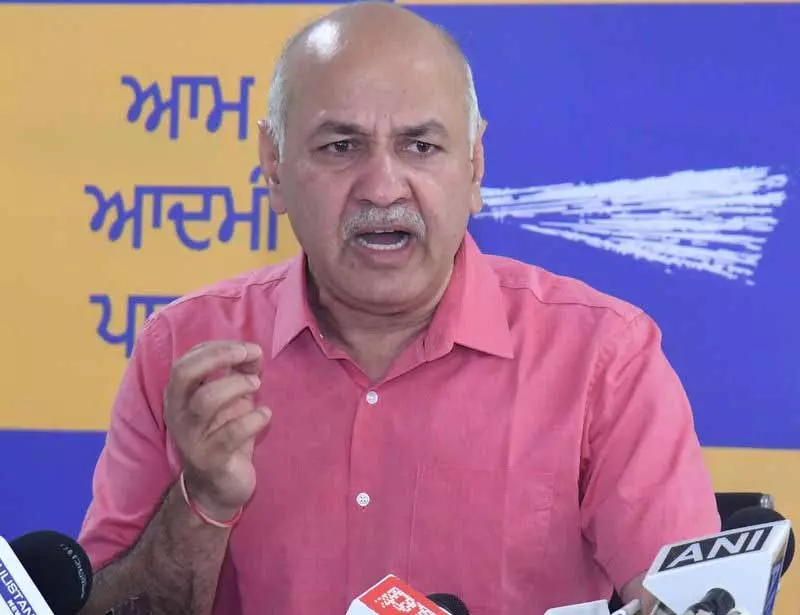 Sisodia ने केंद्र से युद्धविराम की शर्तें बताने को कहा Sisodia ने केंद्र से युद्धविराम की शर्तें बताने को कहा
