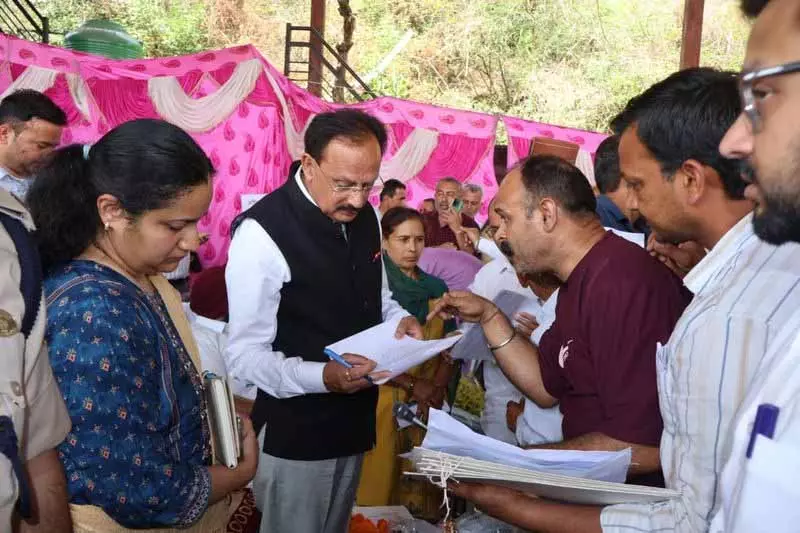 Himachal: उद्योग मंत्री ने अधिकारियों से कहा, जनता की शिकायतों का समय पर निवारण सुनिश्चित करें Himachal: उद्योग मंत्री ने अधिकारियों से कहा, जनता की शिकायतों का समय पर निवारण सुनिश्चित करें