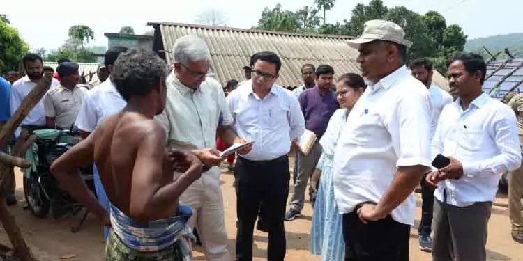 Odisha के मुख्य सचिव ने नगाड़ा गांव का दौरा किया Odisha के मुख्य सचिव ने नगाड़ा गांव का दौरा किया