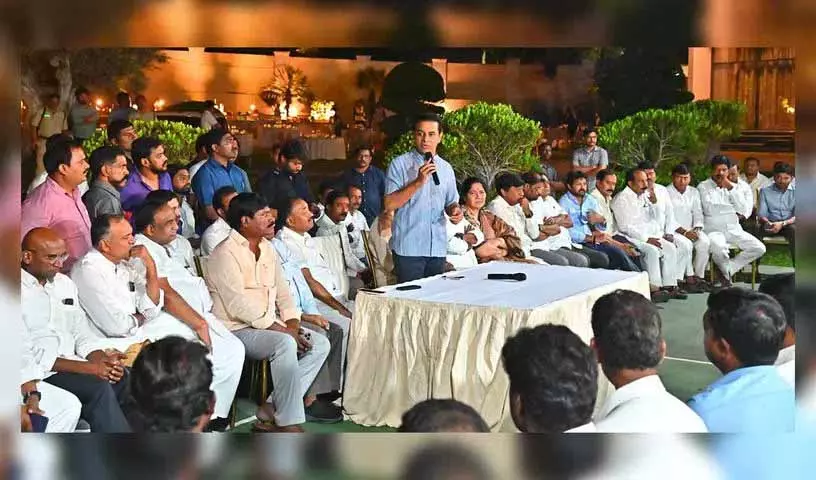 तेलंगाना में कांग्रेस के खिलाफ बड़े पैमाने पर आंदोलन शुरू करेगी बीआरएस: KTR तेलंगाना में कांग्रेस के खिलाफ बड़े पैमाने पर आंदोलन शुरू करेगी बीआरएस: KTR