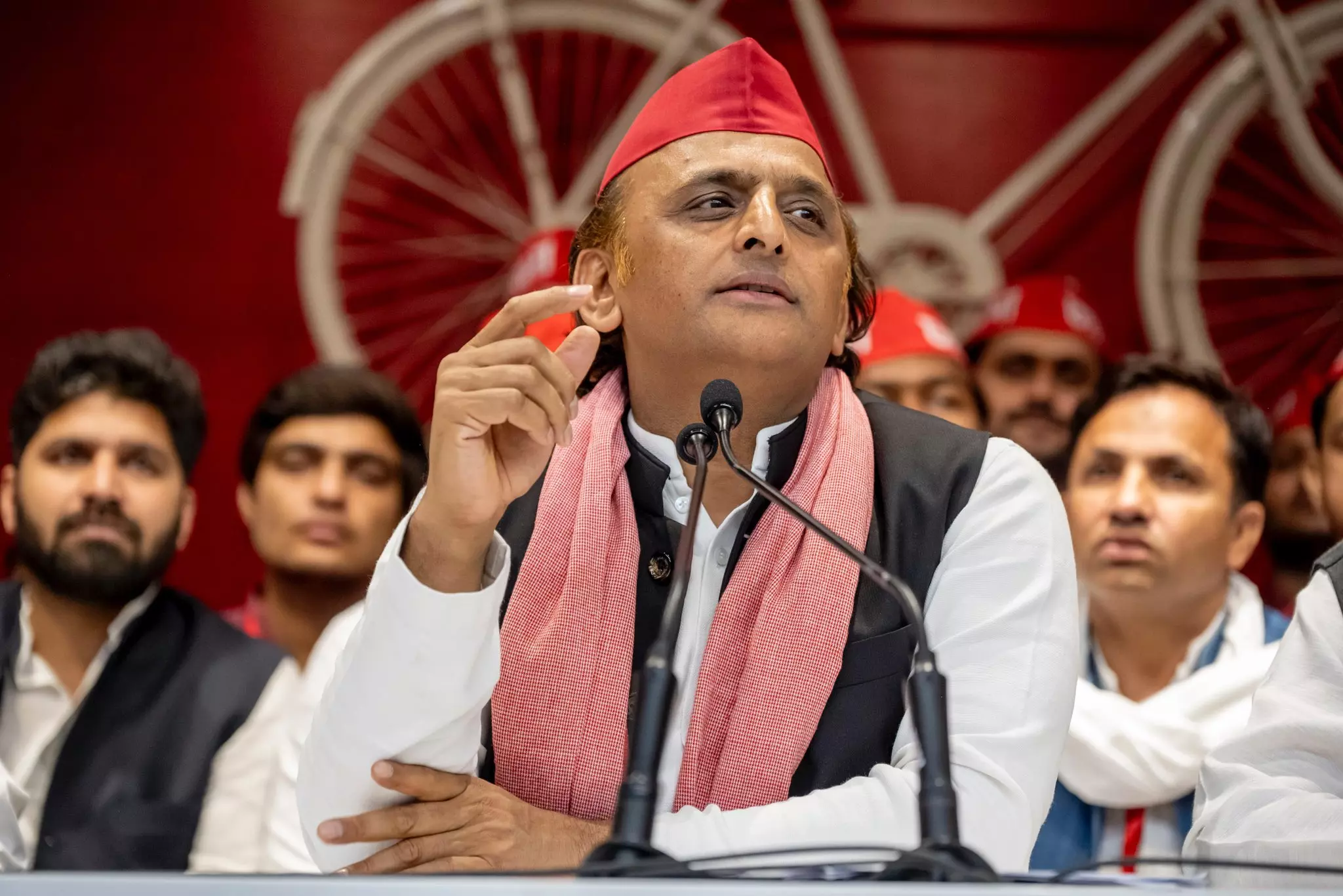 Lucknow: सपा प्रमुख अखिलेश यादव ने यूपी में छह मिलिट्री स्कूल खोलने का किया अनुरोध Lucknow: सपा प्रमुख अखिलेश यादव ने यूपी में छह मिलिट्री स्कूल खोलने का किया अनुरोध