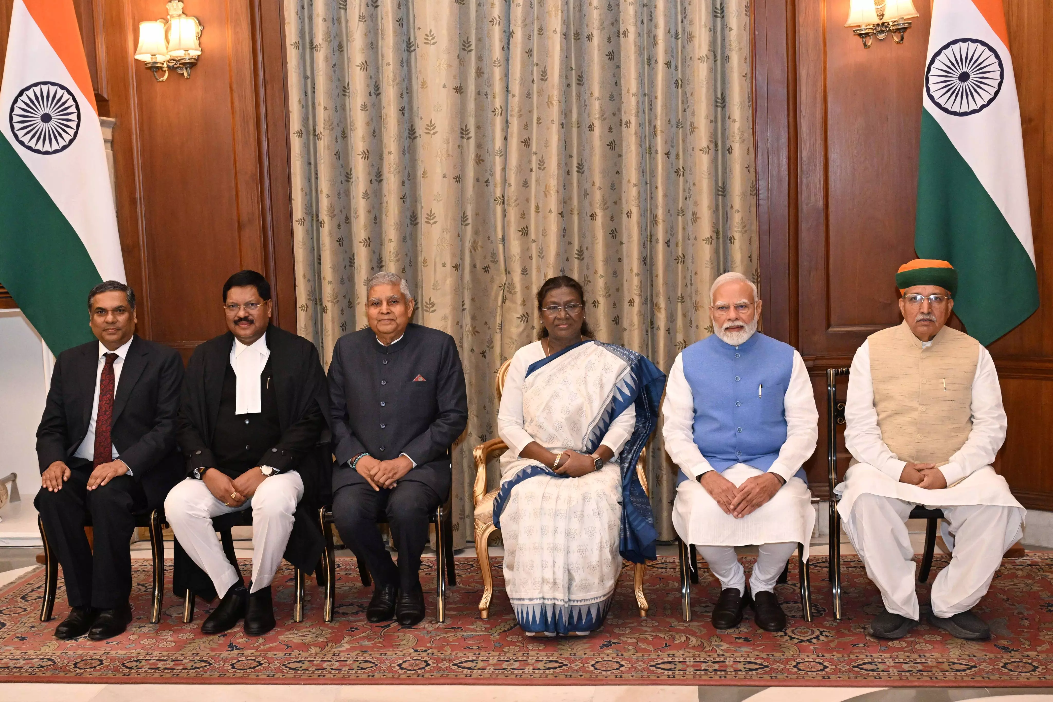पीएम मोदी ने भारत के 52वें सीजीआई जस्टिस बीआर गवई को दी बधाई पीएम मोदी ने भारत के 52वें सीजीआई जस्टिस बीआर गवई को दी बधाई