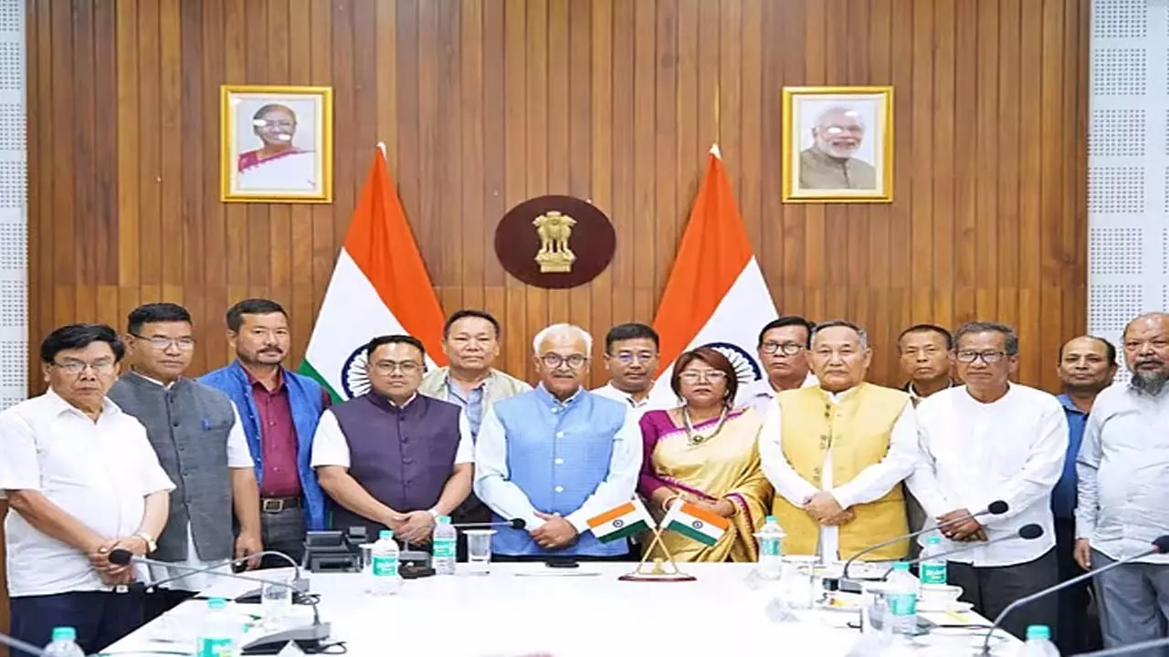 11 दलों ने मणिपुर के राज्यपाल से 2026 तक परिसीमन टालने का आग्रह किया 11 दलों ने मणिपुर के राज्यपाल से 2026 तक परिसीमन टालने का आग्रह किया