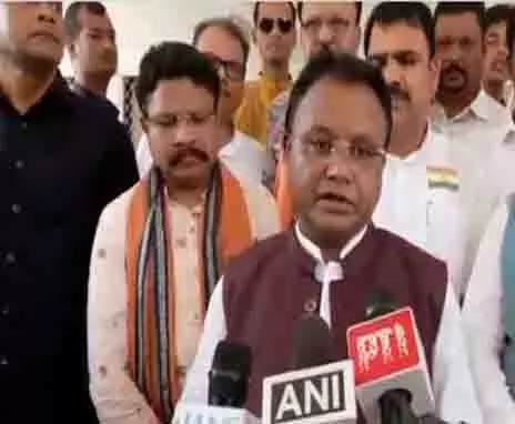 जब सभी भारतीय तिरंगे के नीचे एकजुट होंगे, तो कोई भी ताकत हमें हरा नहीं सकती: CM Majhi जब सभी भारतीय तिरंगे के नीचे एकजुट होंगे, तो कोई भी ताकत हमें हरा नहीं सकती: CM Majhi
