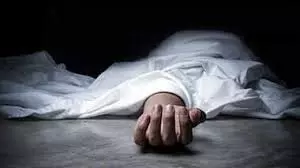 Jabalpur: पांच टुकड़े मिली युवक की लाश, इलाके में फैली सनसनी Jabalpur: पांच टुकड़े मिली युवक की लाश, इलाके में फैली सनसनी
