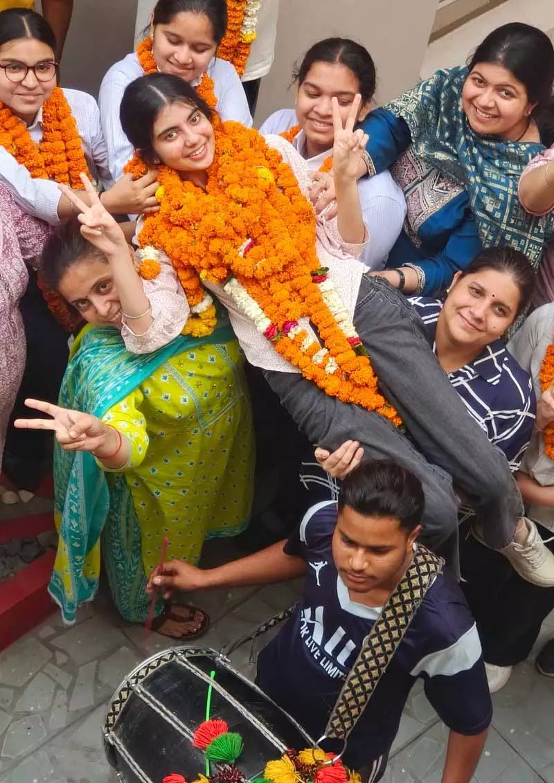 पटियाला के स्कूलों का CBSE परीक्षा परिणाम में बेहतर प्रदर्शन पटियाला के स्कूलों का CBSE परीक्षा परिणाम में बेहतर प्रदर्शन