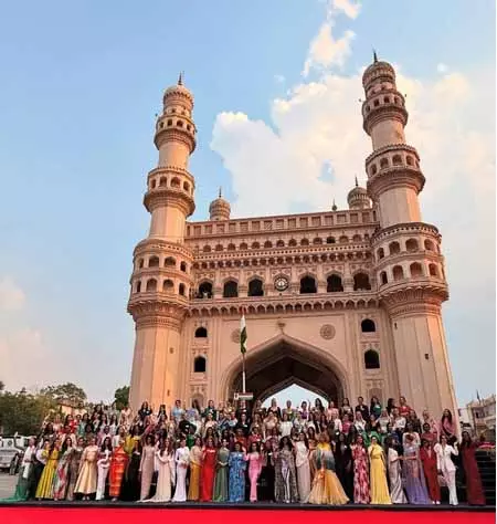 मिस वर्ल्ड की प्रतिभागी प्रतिष्ठित Charminar को देखकर मंत्रमुग्ध मिस वर्ल्ड की प्रतिभागी प्रतिष्ठित Charminar को देखकर मंत्रमुग्ध