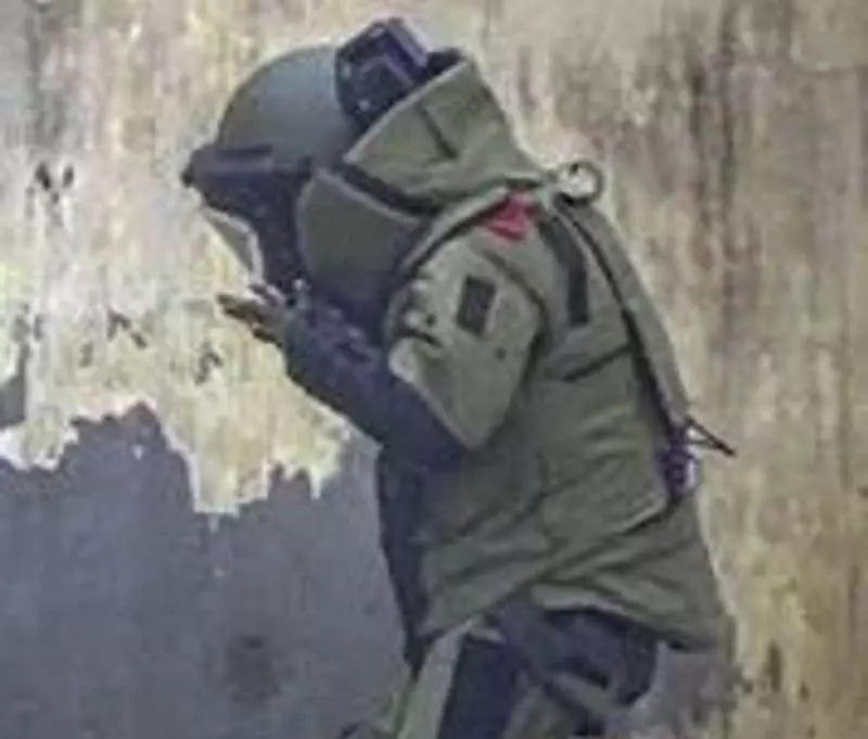 Jammu: सेना और पुलिस ने विस्फोटकों को निष्क्रिय करने के लिए हाथ मिलाया Jammu: सेना और पुलिस ने विस्फोटकों को निष्क्रिय करने के लिए हाथ मिलाया