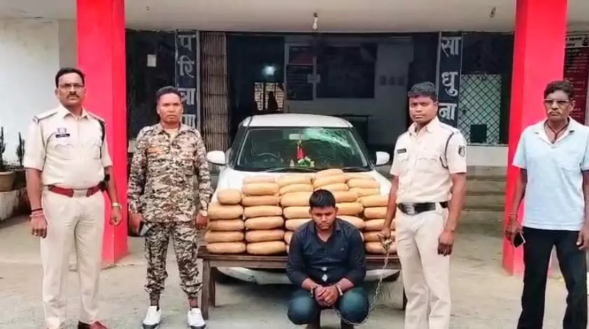 तीन कार में गांजा लेकर निकले तस्कर पकड़ाए, दो अंतर्राज्यीय गिरोह का पर्दाफाश तीन कार में गांजा लेकर निकले तस्कर पकड़ाए, दो अंतर्राज्यीय गिरोह का पर्दाफाश