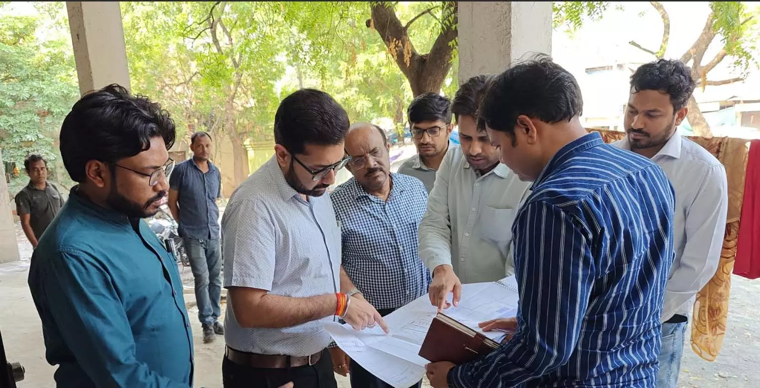 कलेक्टर लंगेह ने जिला पुस्तकालय भवन का किया औचक निरीक्षण कलेक्टर लंगेह ने जिला पुस्तकालय भवन का किया औचक निरीक्षण