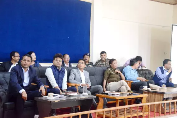 Sikkim : पाकयोंग जिले में आपात स्थिति के लिए तैयारी बैठक आयोजित Sikkim : पाकयोंग जिले में आपात स्थिति के लिए तैयारी बैठक आयोजित