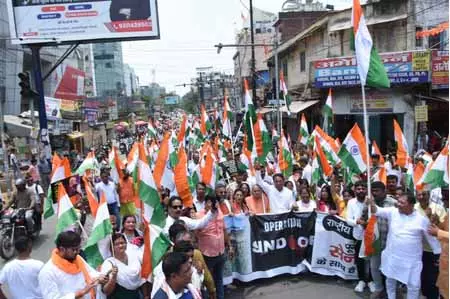 Ranchi में निकाली तिरंगा यात्रा, रक्षा राज्य मंत्री संजय सेठ ने की भारतीय सेना की वीरता की सराहना Ranchi में निकाली तिरंगा यात्रा, रक्षा राज्य मंत्री संजय सेठ ने की भारतीय सेना की वीरता की सराहना