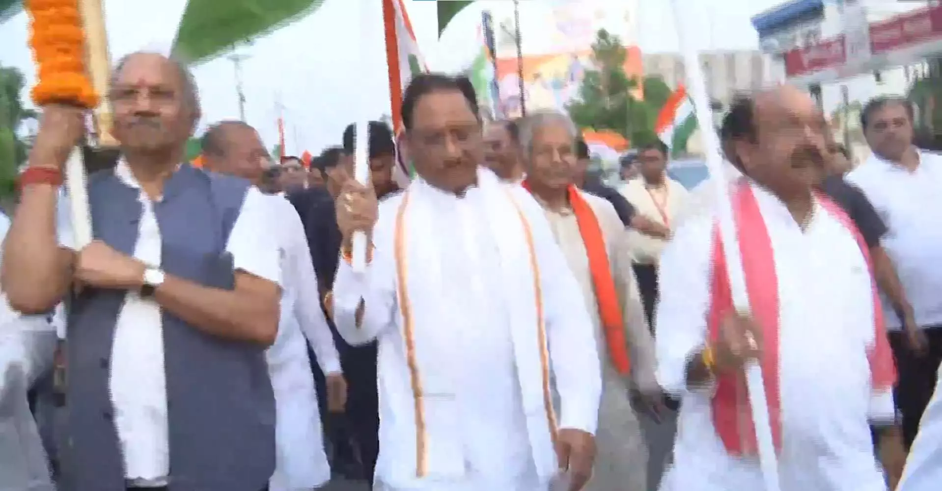 तिरंगा यात्रा कार्यक्रम में शामिल हुए CM साय तिरंगा यात्रा कार्यक्रम में शामिल हुए CM साय