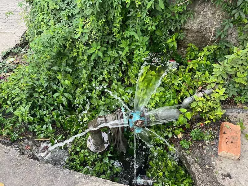 Dharamshala में जल संकट,स्मार्ट सिटी के सपने के पीछे लीकेज, उदासीनता और सूखे का सच Dharamshala में जल संकट,स्मार्ट सिटी के सपने के पीछे लीकेज, उदासीनता और सूखे का सच