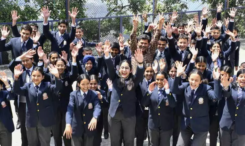 Himachal: दसवीं और बारहवीं की परीक्षा में लड़कियों ने फिर किया उत्कृष्ट प्रदर्शन Himachal: दसवीं और बारहवीं की परीक्षा में लड़कियों ने फिर किया उत्कृष्ट प्रदर्शन