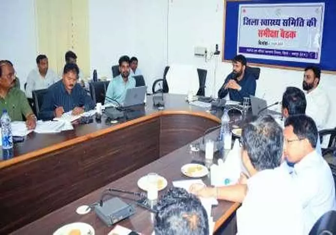 काम नहीं तो वेतन नहीं: कलेक्टर रोहित काम नहीं तो वेतन नहीं: कलेक्टर रोहित